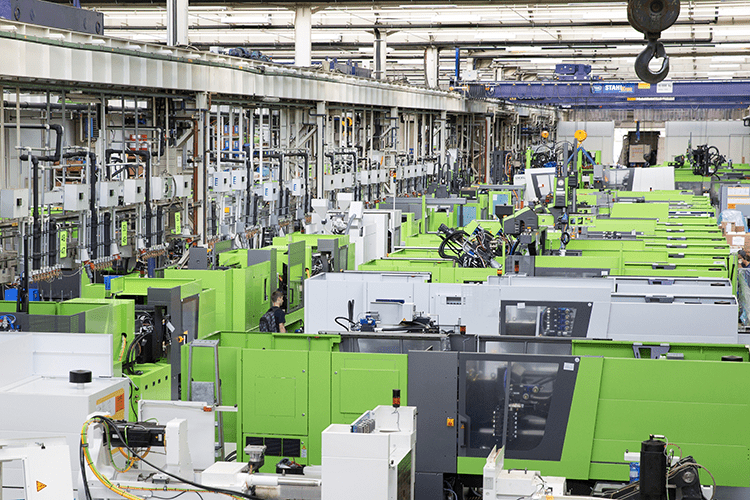 Final assembly of ENGEL injection molding machines. Source: ENGEL